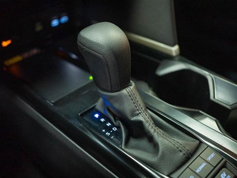 Used 2025 Toyota Camry LE image 21