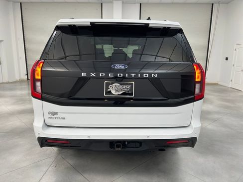 Used 2025 Ford Expedition Active AWD/4WD image 6