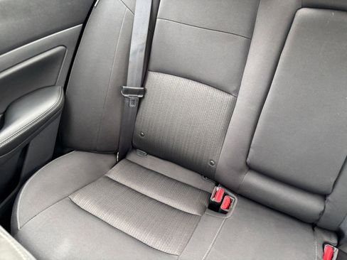 Used 2025 Nissan Altima 2.5 SV FWD image 38