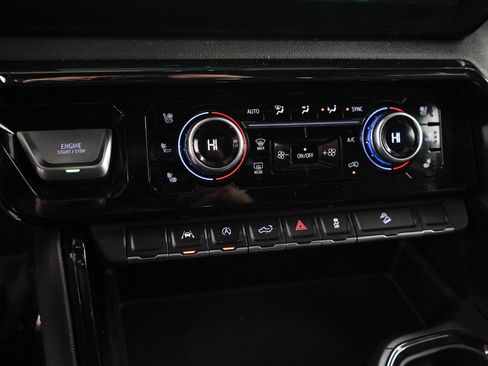 Used 2022 GMC Sierra 1500 AT4 w/ AT4 Preferred Package image 23