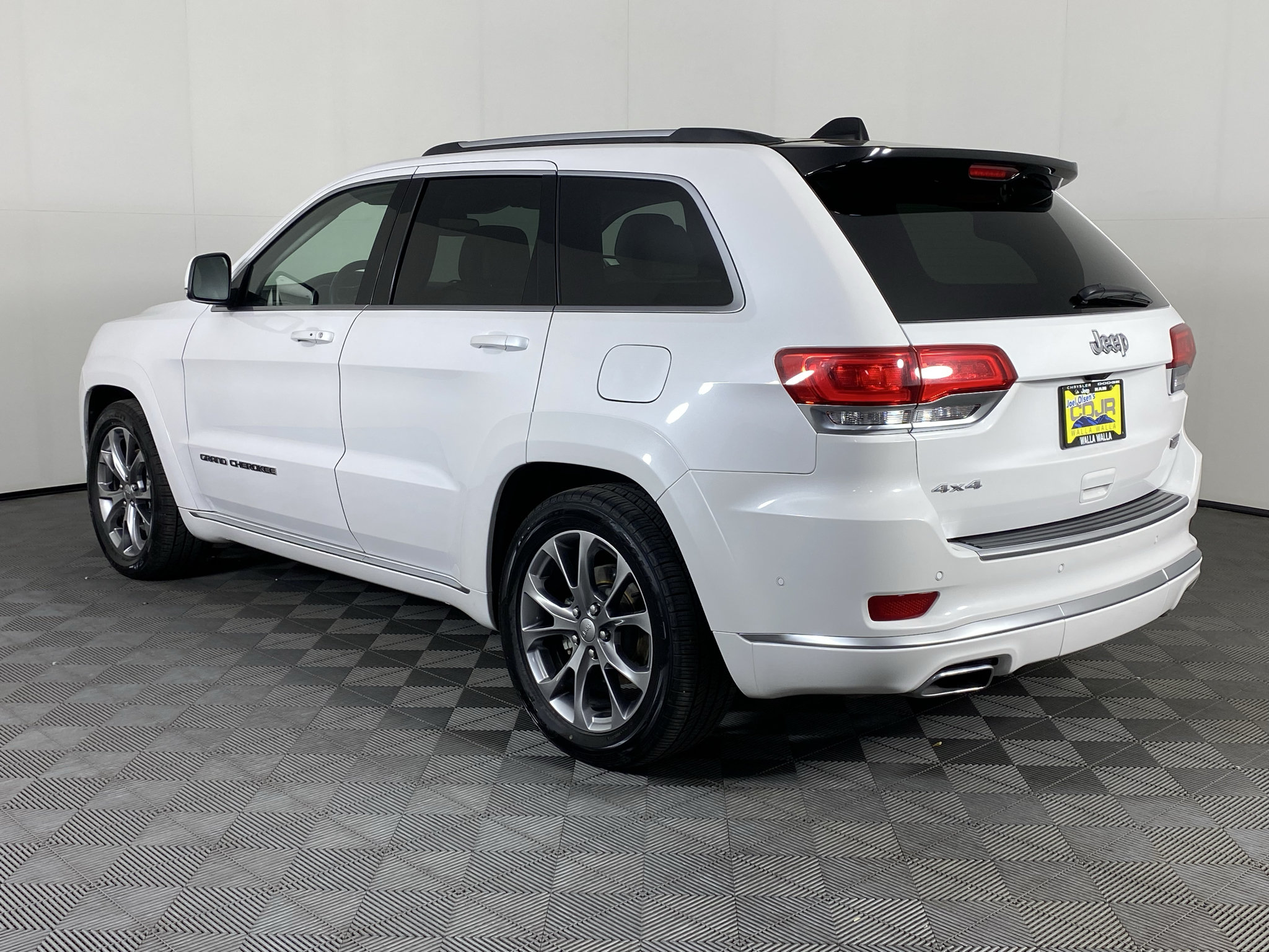 Used 2021 Jeep Grand Cherokee Summit AWD/4WD image 5