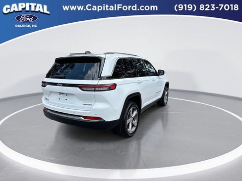 Used 2022 Jeep Grand Cherokee Limited w/ MOPAR Finishing Package AWD/4WD image 8