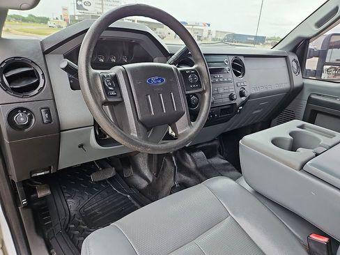 Used 2014 Ford F250 XL w/ Power Equipment Group AWD/4WD image 19