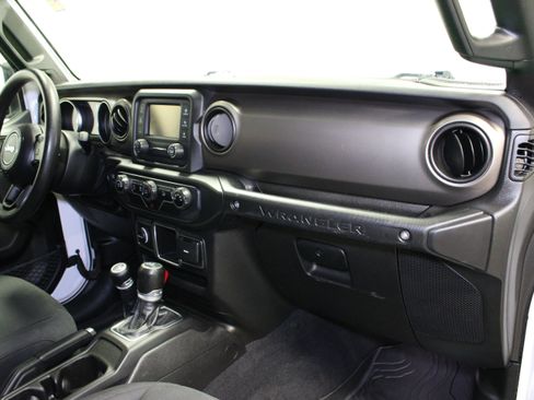 Used 2018 Jeep Wrangler Sport AWD/4WD image 19