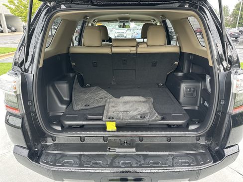 Used 2014 Toyota 4Runner SR5 RWD image 32