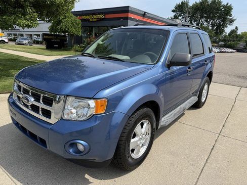Used 2009 Ford Escape XLT FWD image 1