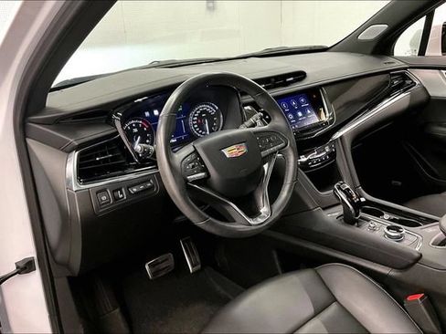 Used 2024 Cadillac XT6 Sport w/ Technology Package AWD/4WD image 16