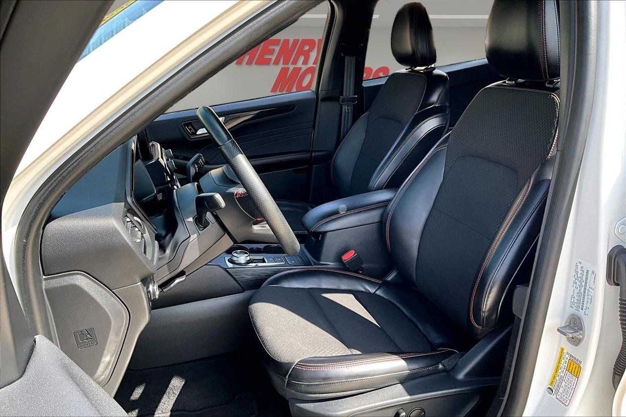 Used 2024 Ford Escape ST-Line Select AWD/4WD image 22