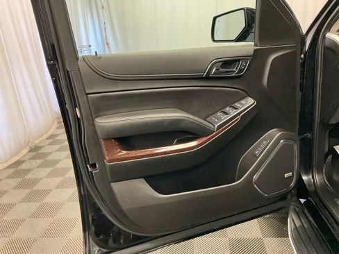 Used 2019 GMC Yukon SLT AWD/4WD image 16