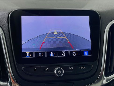 Used 2022 Chevrolet Equinox LT AWD/4WD image 17