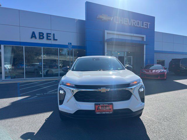 Used 2024 Chevrolet Trax LS FWD image 2