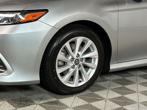 Used 2022 Toyota Camry LE image 4