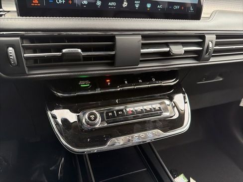 New 2026 Lincoln Corsair Premiere image 13