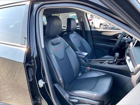 Used 2022 Jeep Compass Trailhawk AWD/4WD image 10