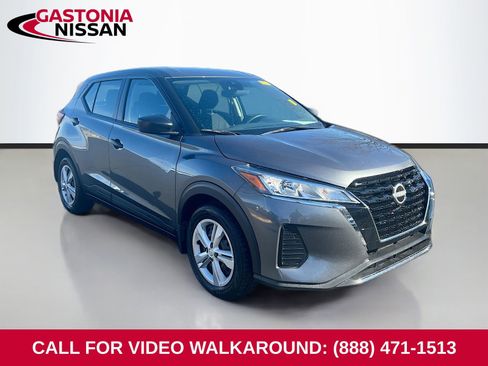 Used 2023 Nissan Kicks S image 1