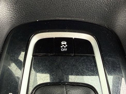 Used 2023 Toyota Corolla LE FWD image 18