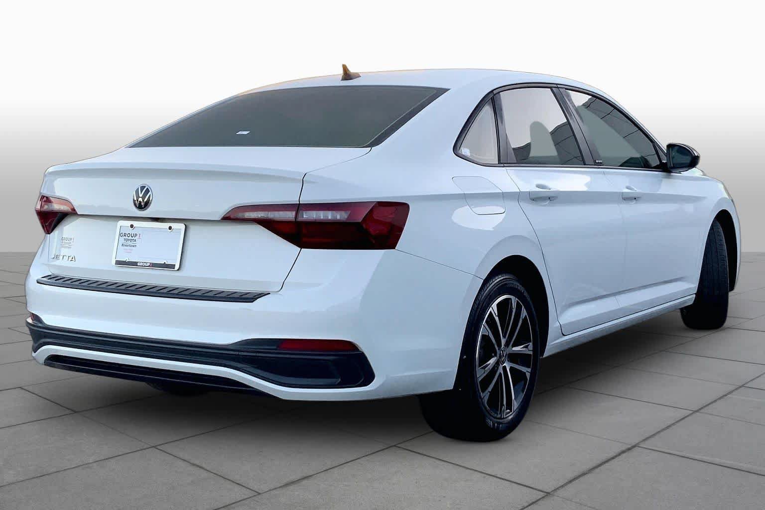 Used 2024 Volkswagen Jetta Sport FWD image 12