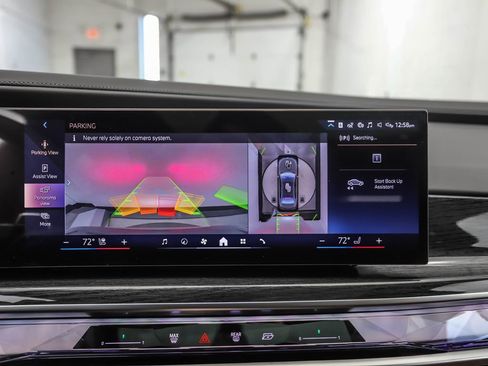 Used 2026 BMW 750e xDrive image 17