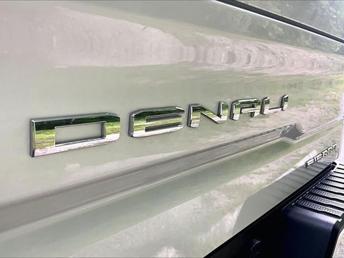 Used 2019 GMC Sierra 1500 Denali w/ Denali Ultimate Package AWD/4WD image 10