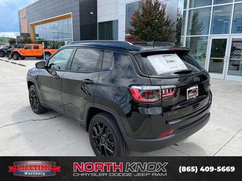 New 2026 Jeep Compass Latitude AWD/4WD image 18