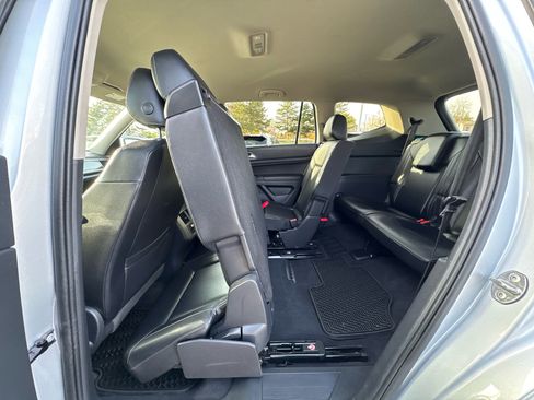 Used 2019 Volkswagen Atlas SE w/ Towing Package image 6