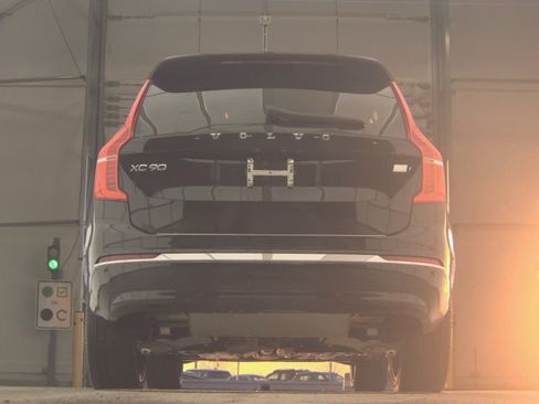 Used 2024 Volvo XC90 T8 Ultimate w/ Protection Package Premier image 6