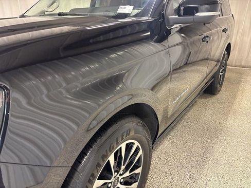 Used 2025 Ford Expedition Platinum AWD/4WD image 12