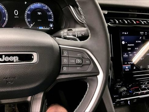 Used 2023 Jeep Grand Cherokee Altitude AWD/4WD image 28