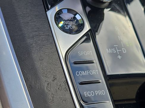 Certified 2022 BMW X5 xDrive40i w/ M Sport Package image 25