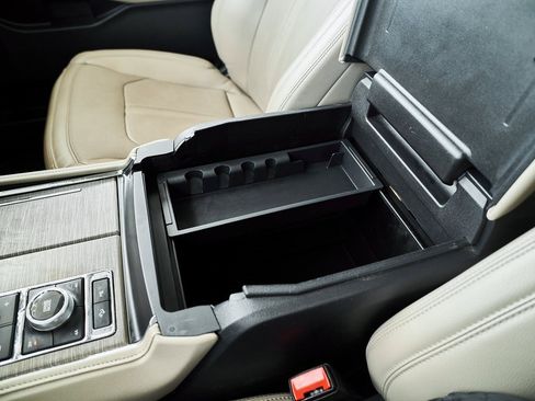 Used 2024 Ford Expedition Limited image 44