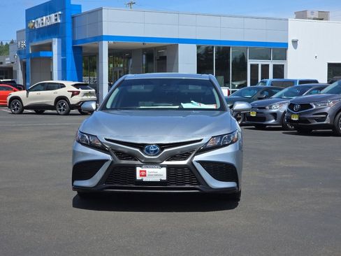 Certified 2022 Toyota Camry SE w/ Audio Upgrade Package FWD image 3
