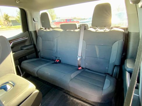 Used 2023 GMC Sierra 1500 SLE w/ Enhanced Capability Package AWD/4WD image 30