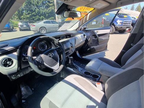 Used 2019 Toyota Corolla LE FWD image 7