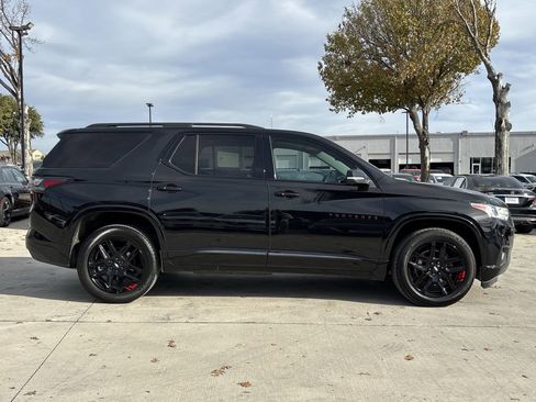 Used 2021 Chevrolet Traverse Premier w/ Redline Edition image 2