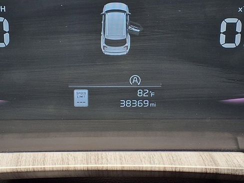 Used 2024 Kia Telluride EX w/ EX Captain's Chair Package image 36