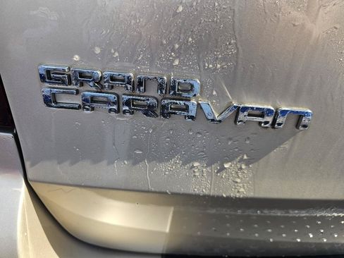 Used 2013 Dodge Grand Caravan SXT FWD image 16