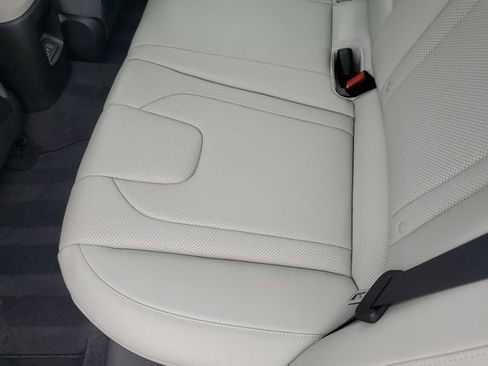 Certified 2025 Hyundai Elantra Limited FWD image 15