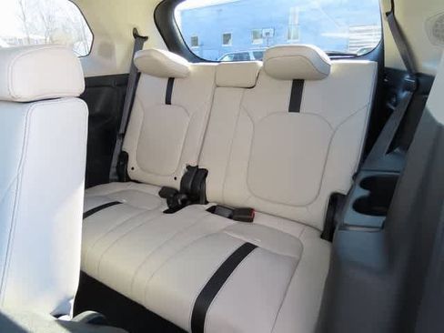 New 2026 Honda Pilot Touring image 16