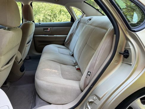 Used 2000 Ford Taurus SE FWD image 12