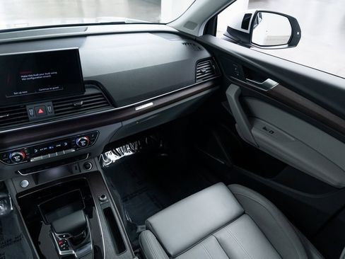 Used 2024 Audi Q5 e Premium Plus image 11