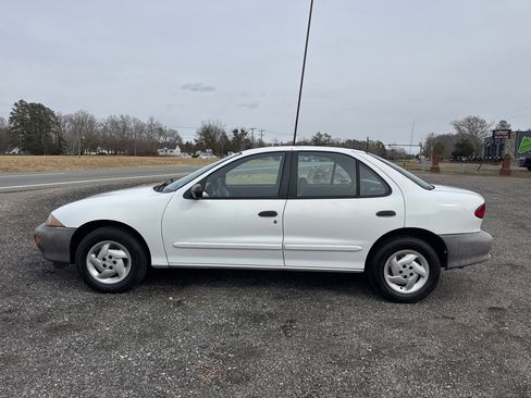 Used 1998 Chevrolet Cavalier Sedan image 4