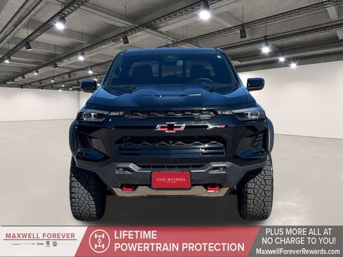 Used 2025 Chevrolet Colorado ZR2 w/ Midnight Edition image 18