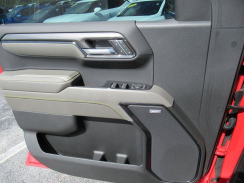 Used 2022 Chevrolet Silverado 1500 ZR2 AWD/4WD image 25