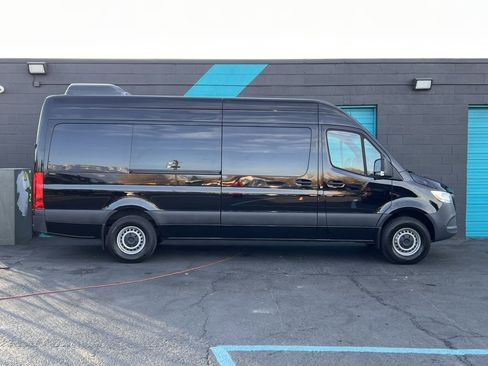 Used 2024 Mercedes-Benz Sprinter 2500 image 12