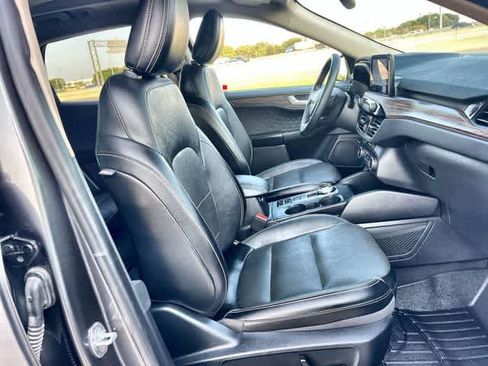 Used 2020 Ford Escape Titanium AWD/4WD image 12