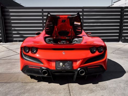 Used 2022 Ferrari F8 Tributo image 27