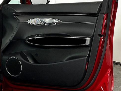 Used 2025 Genesis GV70 2.5T image 25