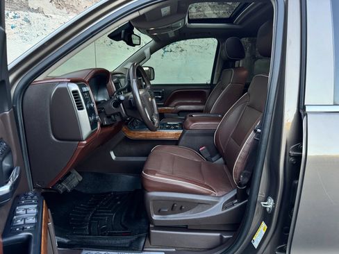 Used 2015 Chevrolet Silverado 1500 High Country w/ High Country Premium Package AWD/4WD image 16