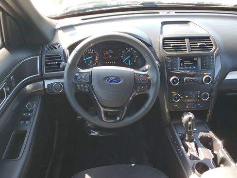 Used 2019 Ford Explorer XLT image 15