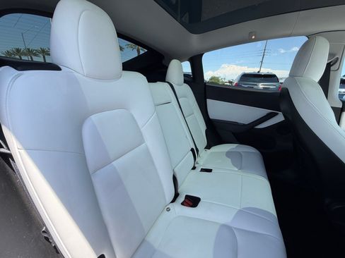 Used 2020 Tesla Model Y Long Range AWD/4WD image 17